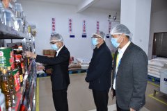 <b>岗美镇：梁健敏督导查抄校园食物平安工做</b>